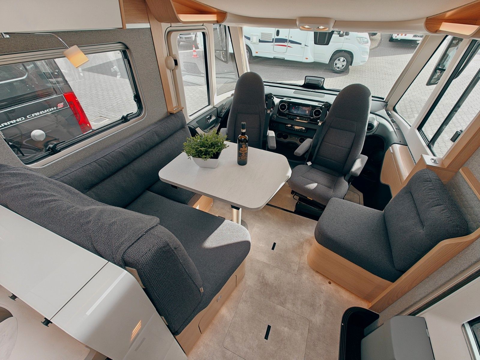 Fahrzeugabbildung HYMER / ERIBA / HYMERCAR B-KLASSE ML I 790 BLACKLINE