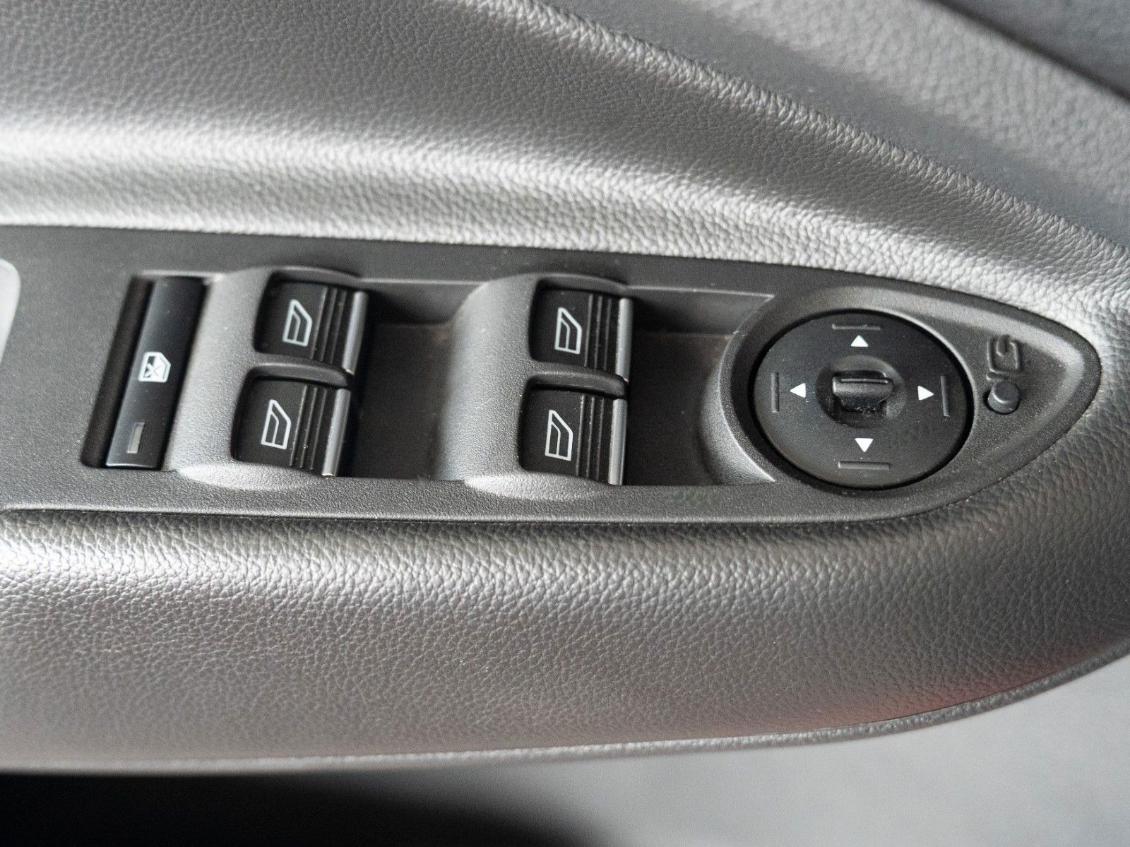 Fahrzeugabbildung Ford Kuga ST-Line WINTER-P/NAVI/AHK/KAMERA
