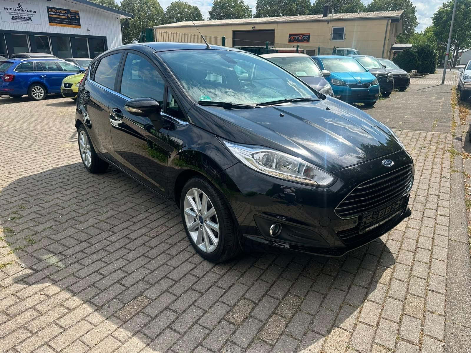 Ford Fiesta Titanium*1 Hand*NUR 50000 KM*PDC*SHZ*