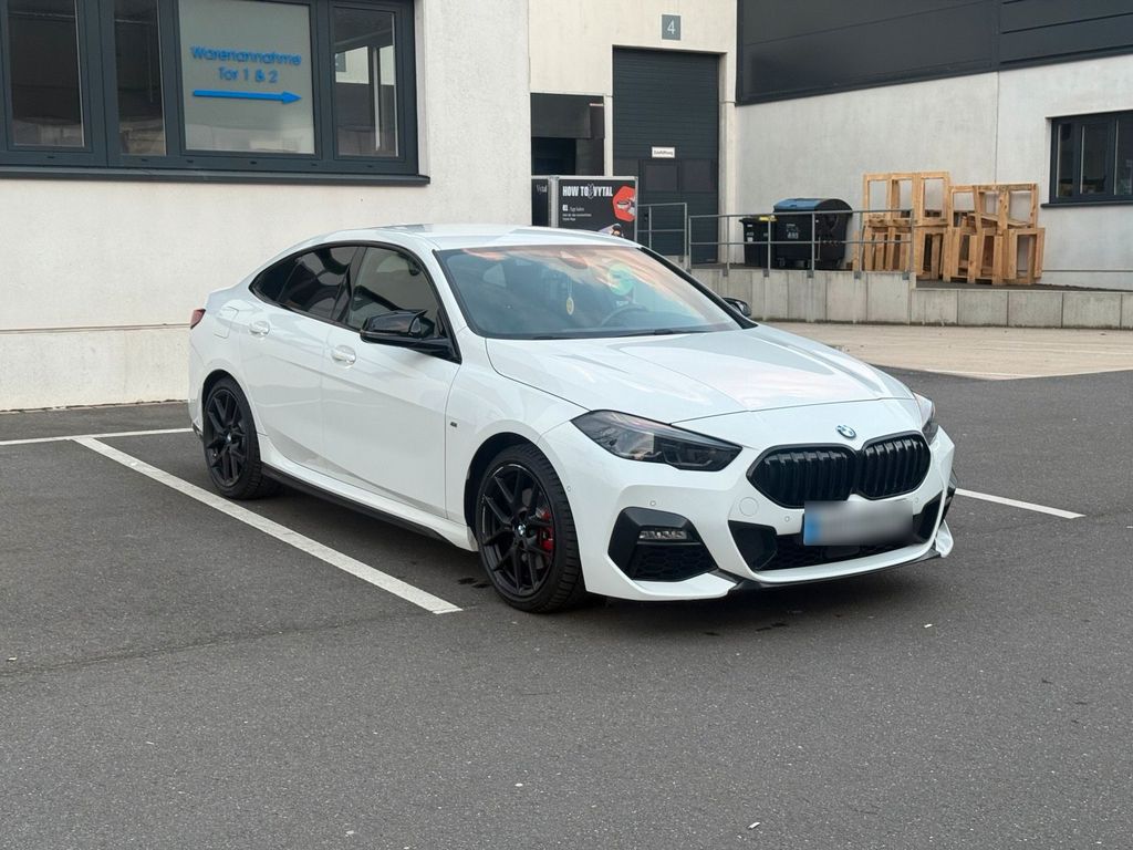 Image of BMW 218