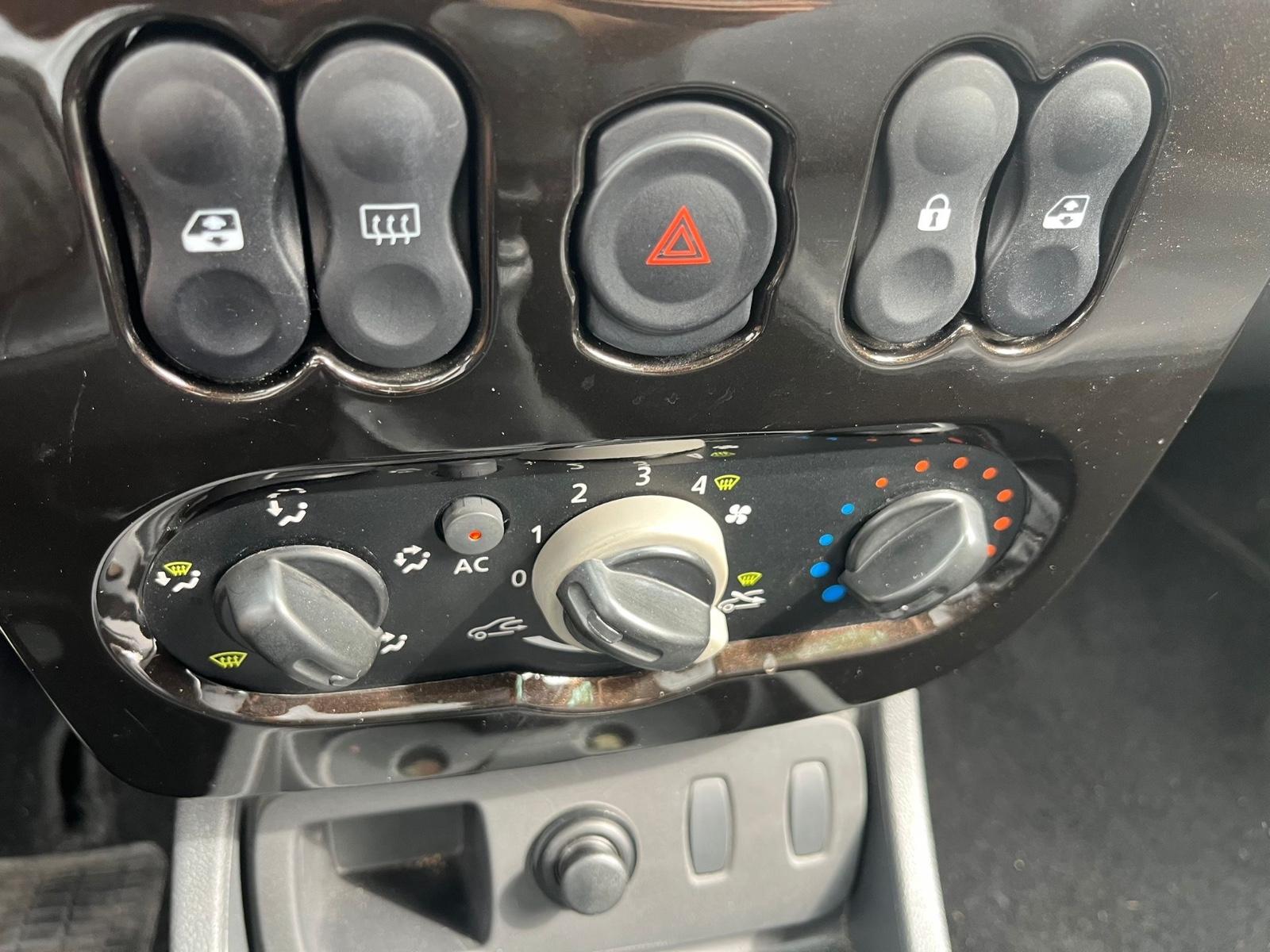 Dacia Duster 2011 — photo 14