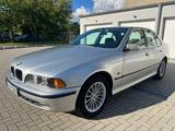 BMW 528i / 141.000km 2.Hand Top Zustand - BMW 5 Series aus 2000