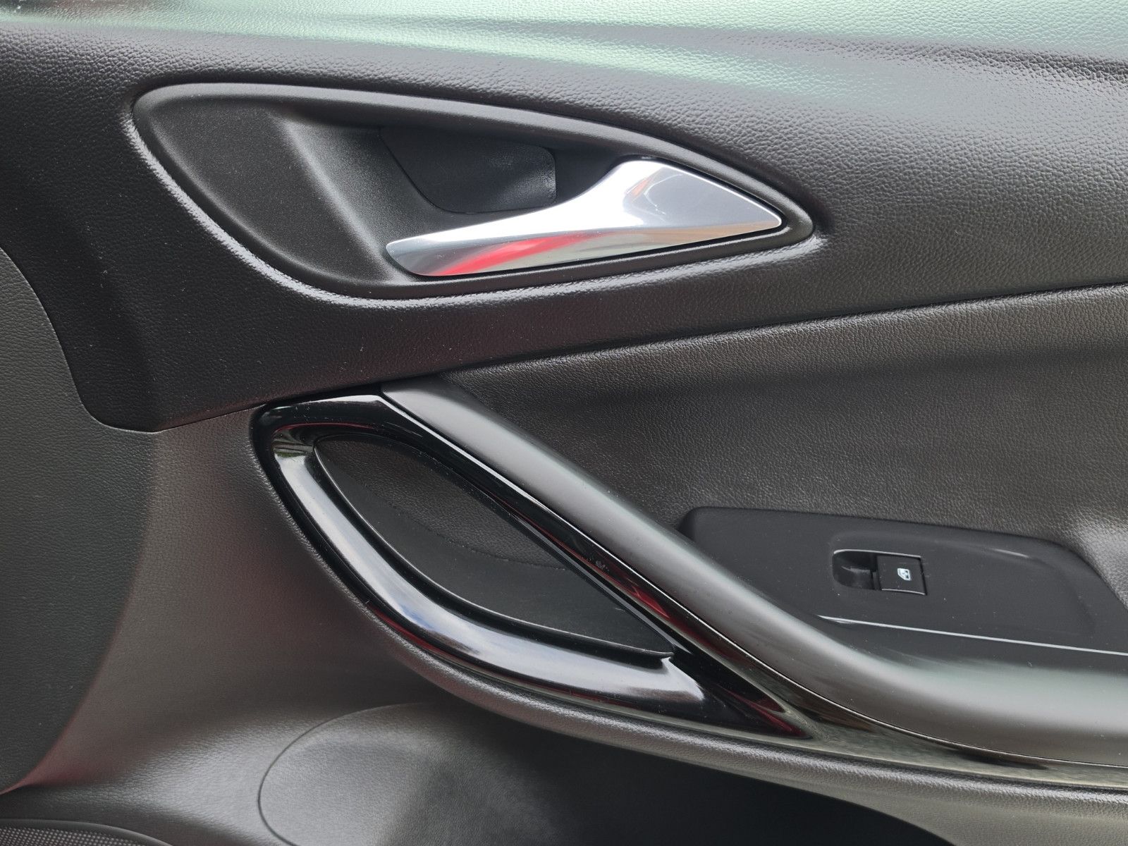 Fahrzeugabbildung Opel Astra K Lim. 5-trg. Elegance Start/Stop
