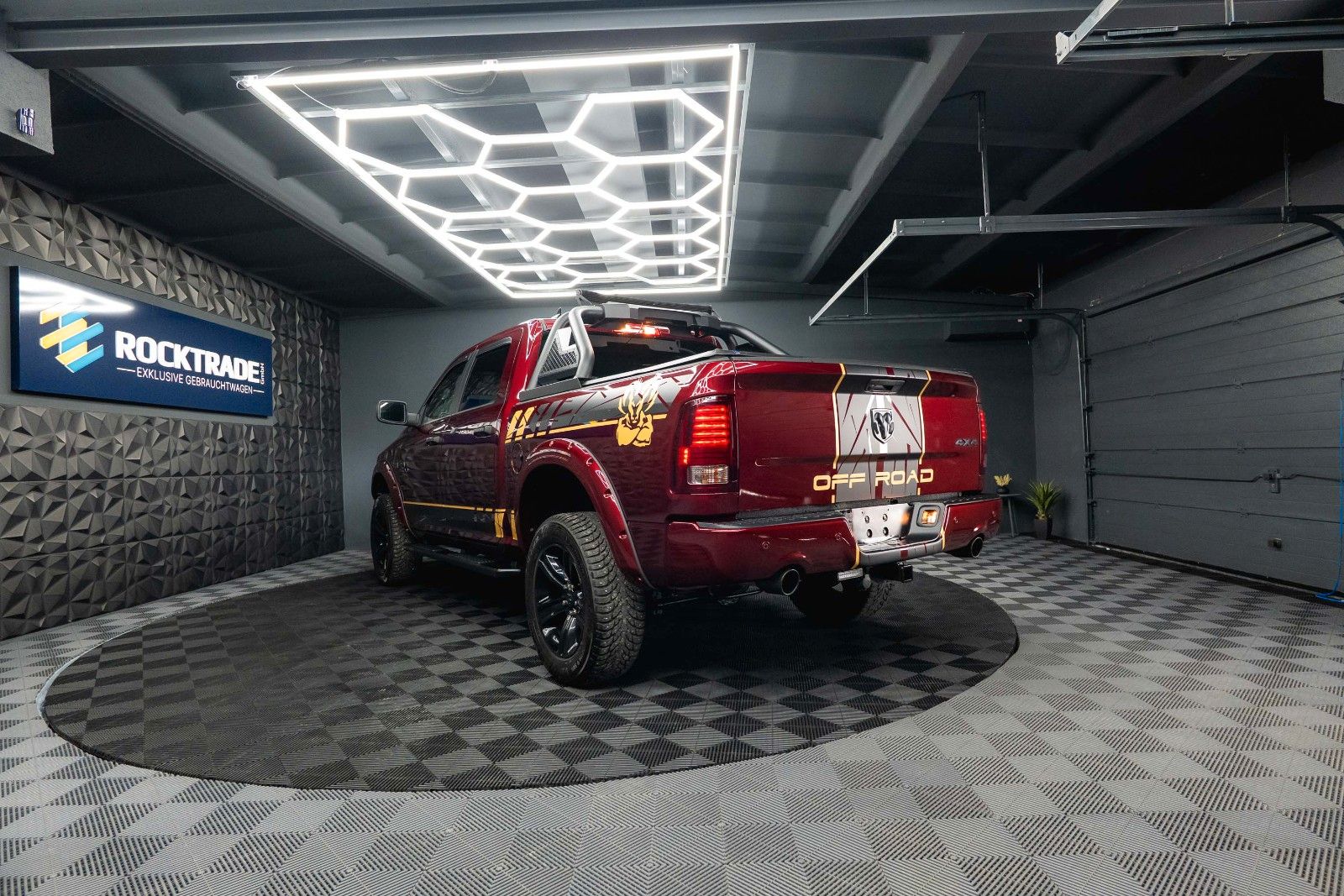 Fahrzeugabbildung Dodge RAM 5.7 V8 HEMI 4x4 OFFROAD Night-Paket *LED*AHK