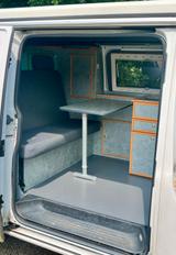 Volkswagen T5 Camper  Autom, StH, AHK, LED- Abblendlicht - Volkswagen Kastenwagen T5