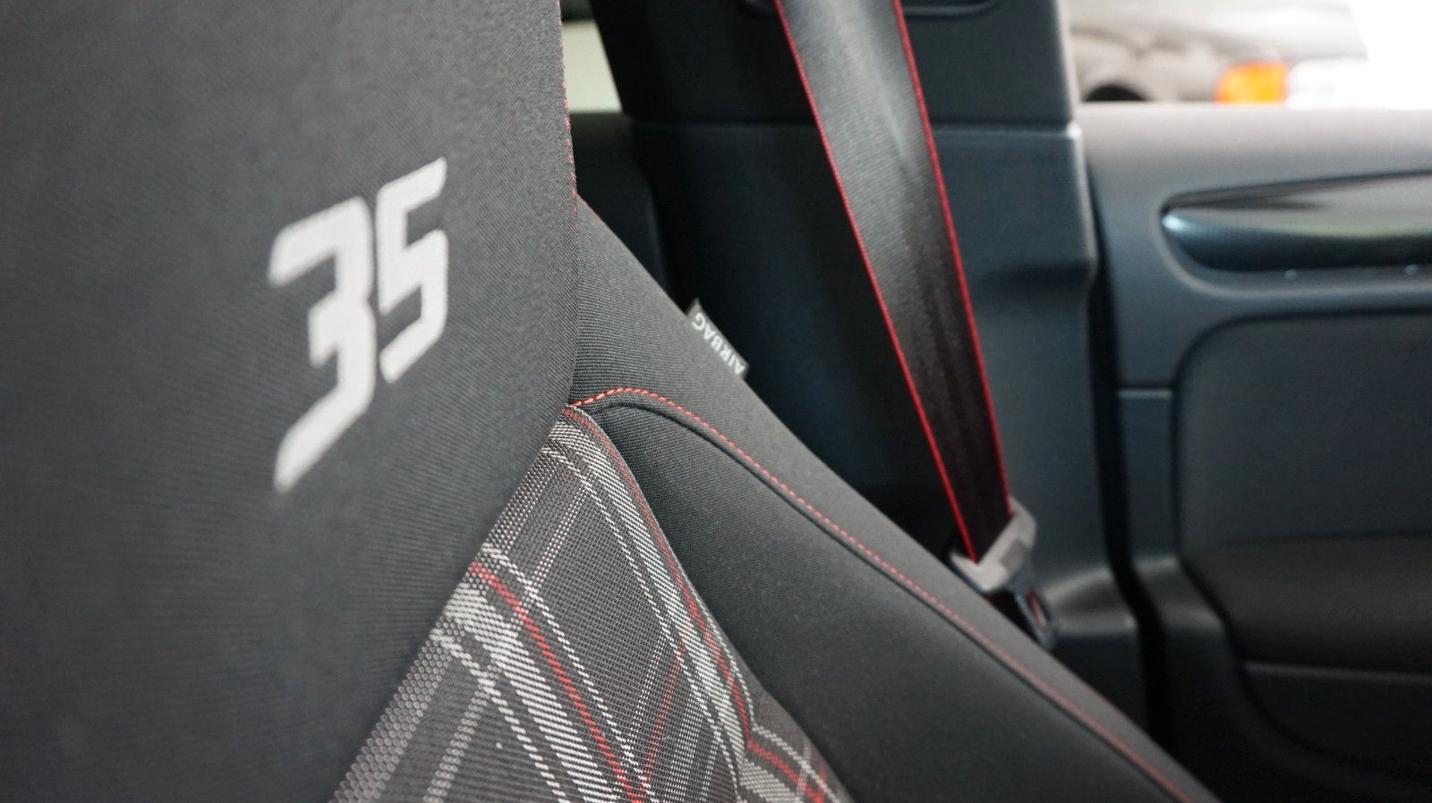 Fahrzeugabbildung Volkswagen Golf VI GTI Edition 35 Motor überholt