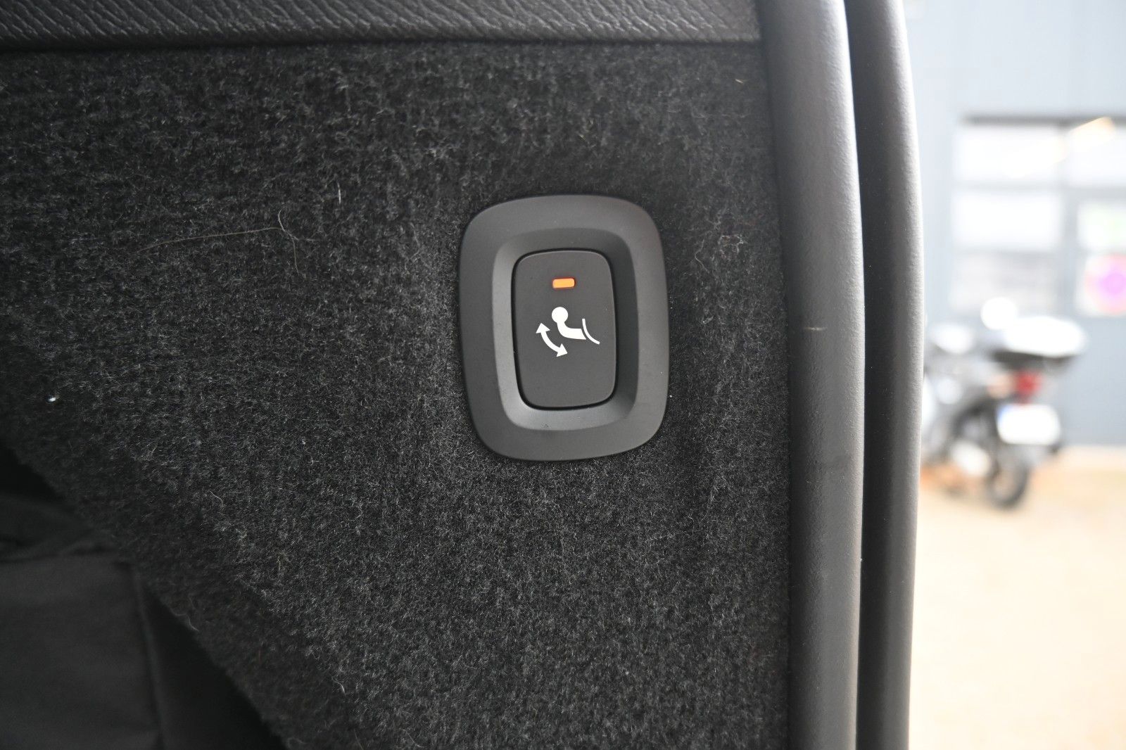 Fahrzeugabbildung Volvo XC90 B5 D AWD Bright*STDHZG*360°*ACC*AHK