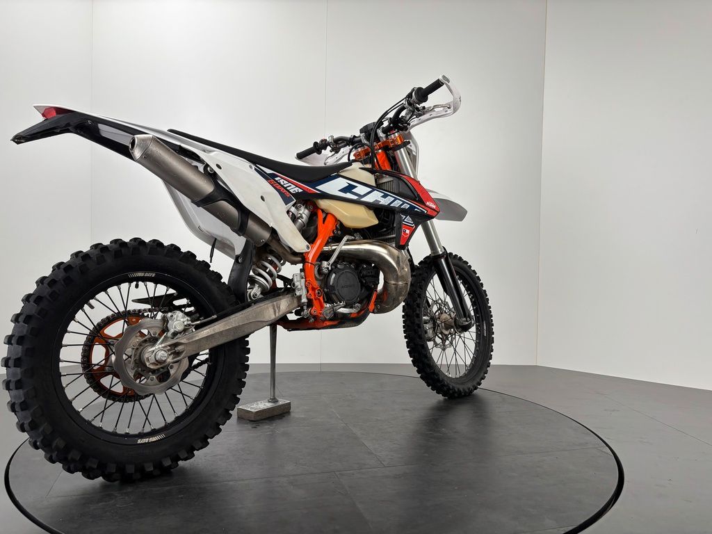 Fahrzeugabbildung KTM 300 EXC SIX-DAYS *EXCEL RÄDER *38,7 H *2.HAND