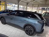 Peugeot 5008 Allure Hybrid 145 - Peugeot 5008: Geländewagen