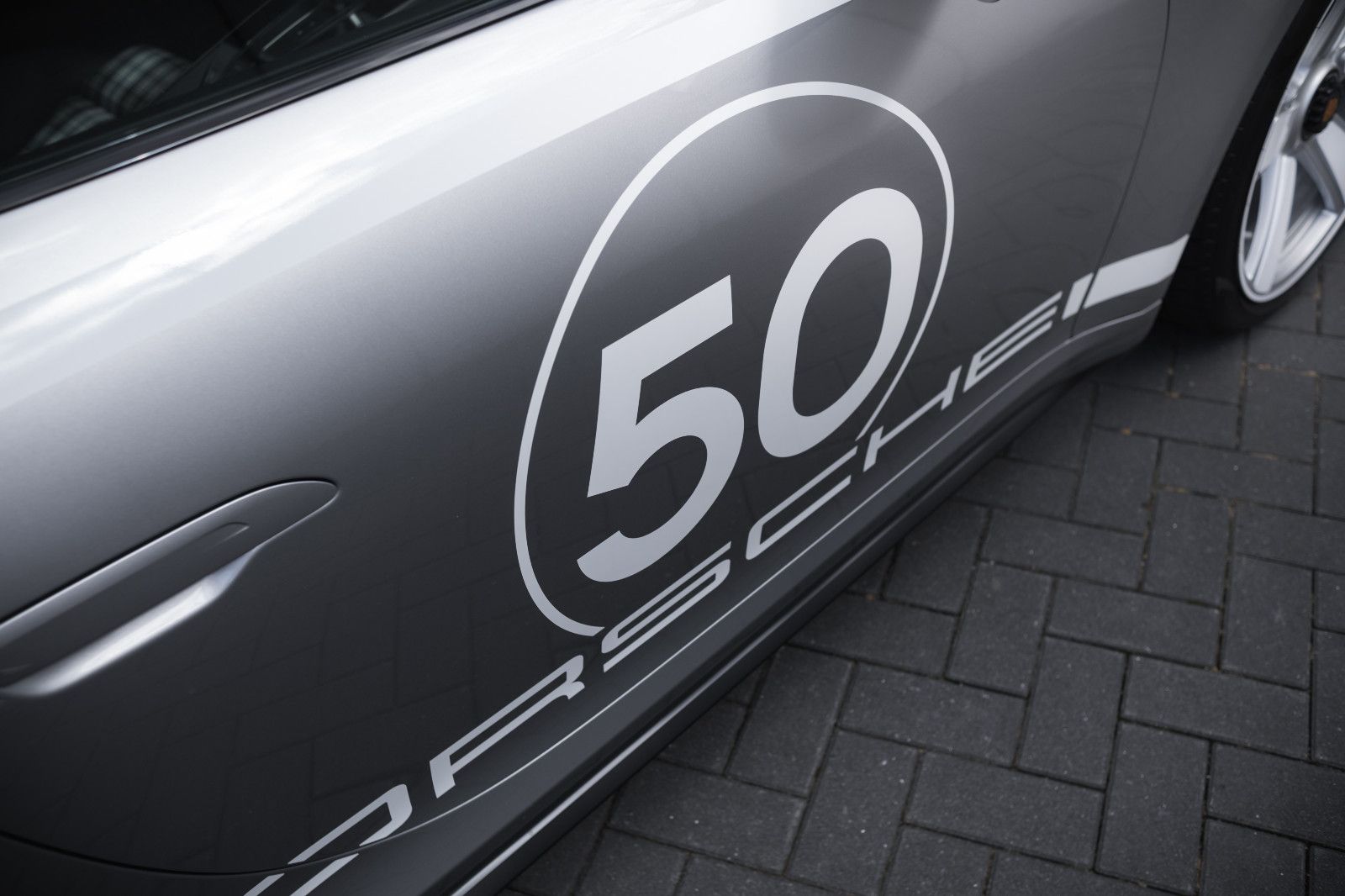 Fahrzeugabbildung Porsche 992/911 Turbo 50 Jahre-Burmester-Heritage-Inno