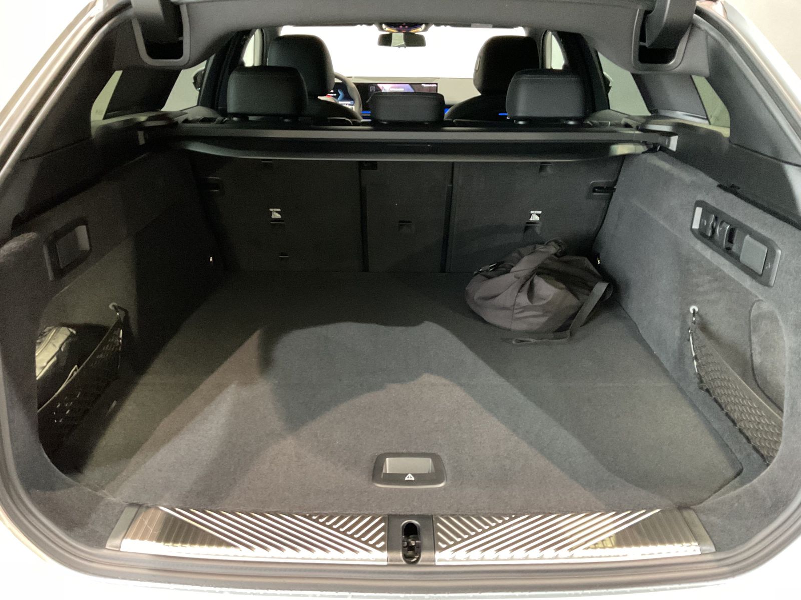 Fahrzeugabbildung BMW i5 xDrive40 Touring M Sportpaket DAB LED AHK