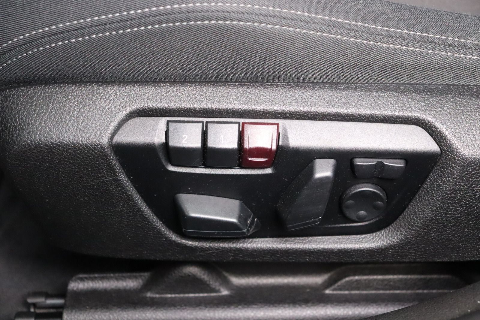 Fahrzeugabbildung BMW 330 d Touring  xDrive Sport Line