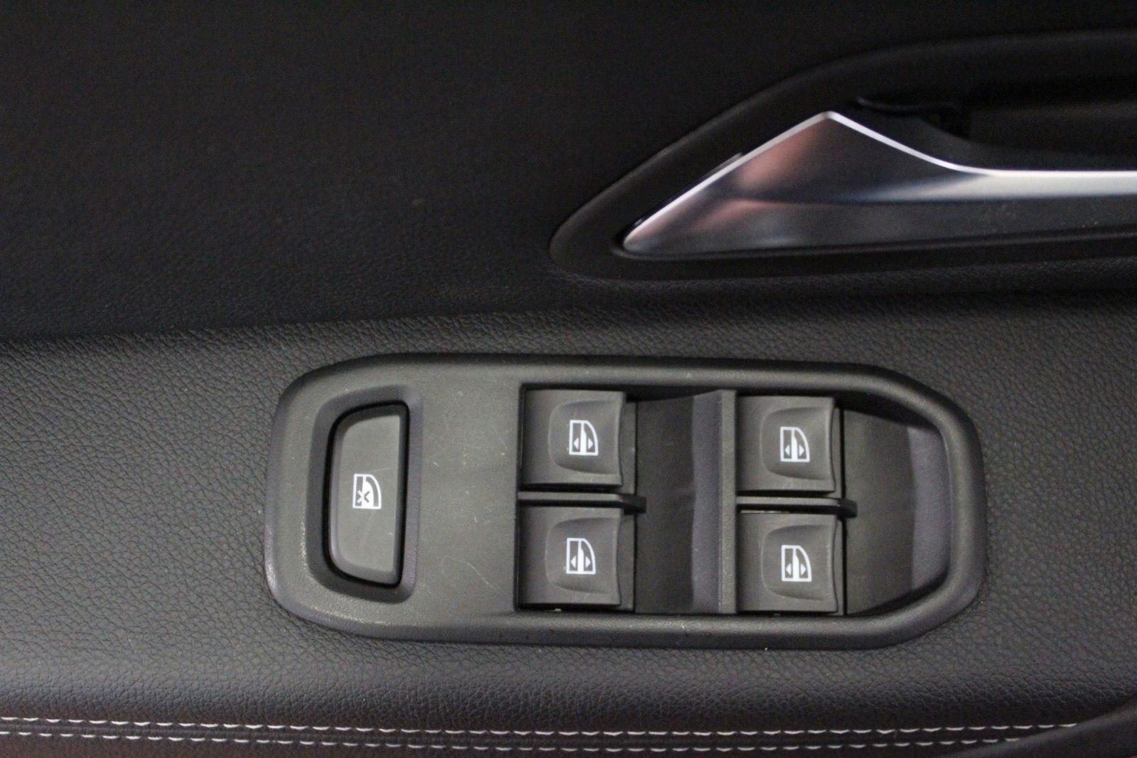 Fahrzeugabbildung Dacia Duster TCe130 *Prestige *Navi*Sitzhzg*Kamera
