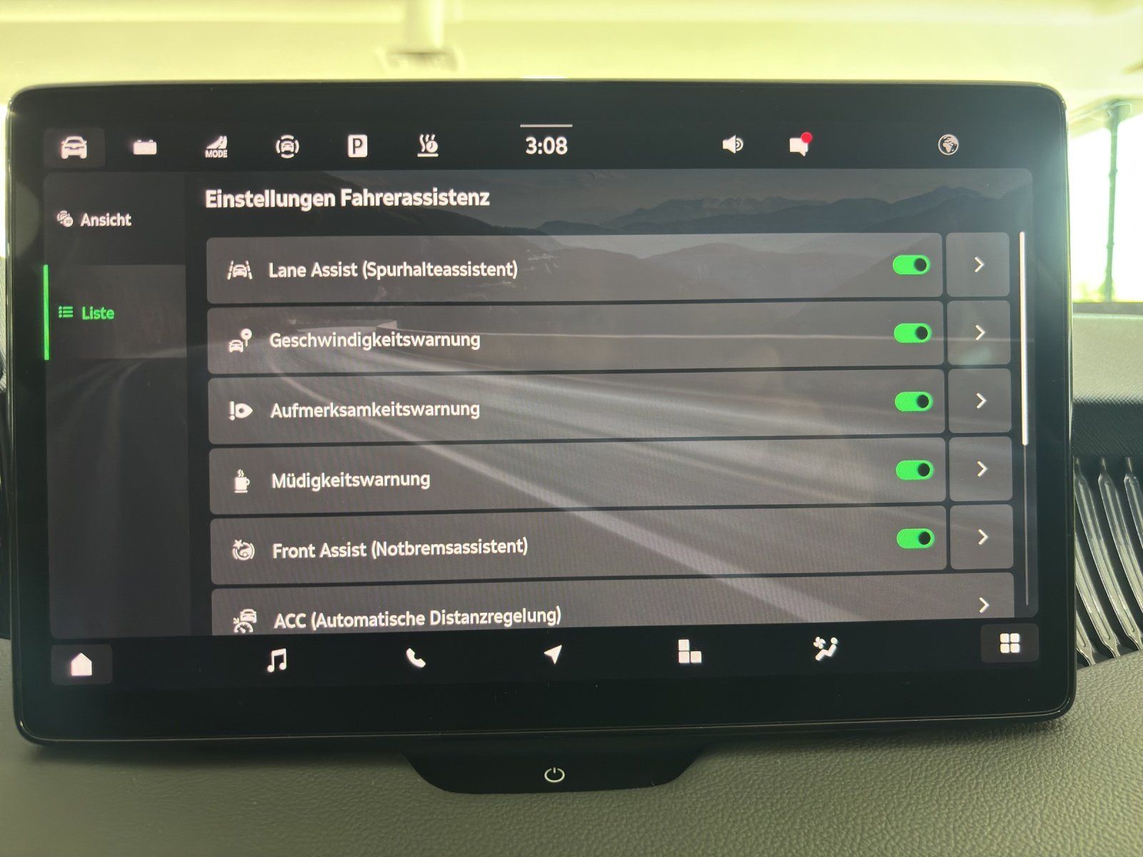 Fahrzeugabbildung SKODA Superb Combi L&K 1,5 TSI iV 150 kW DSG