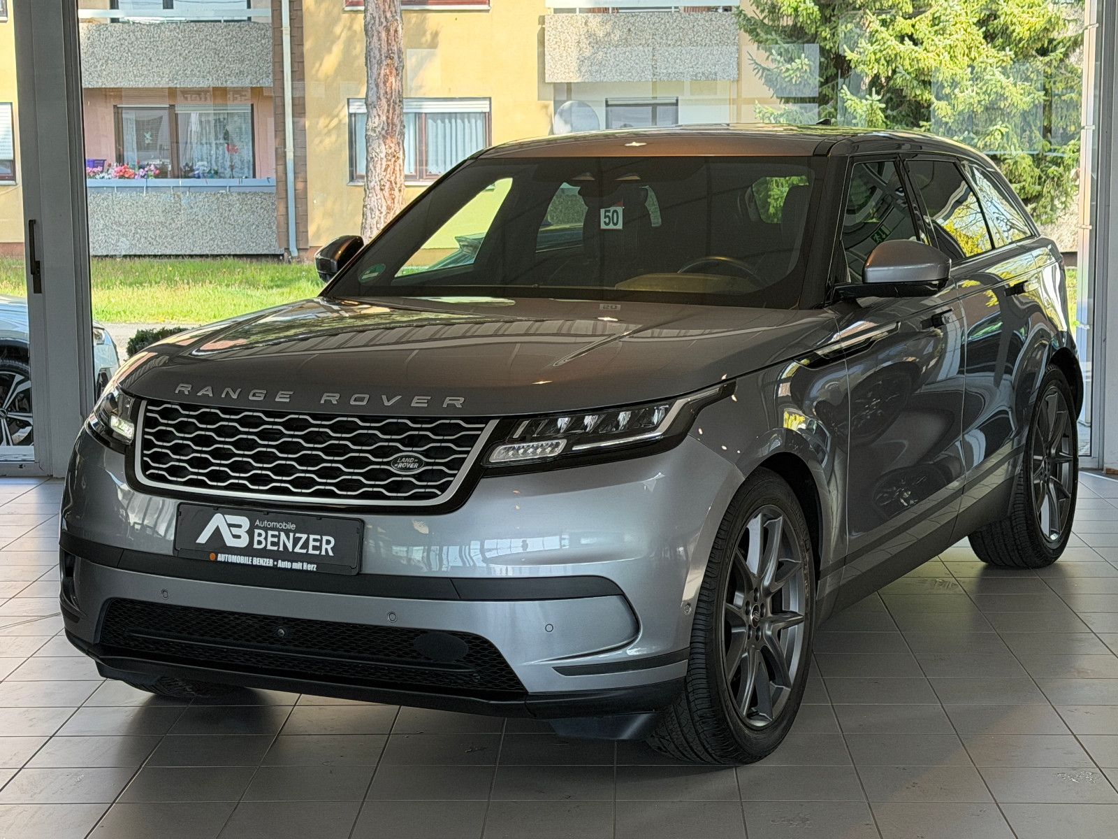 Fahrzeugabbildung Land Rover Range Rover Velar/360*KAM/LED/APPLE/LEDER/