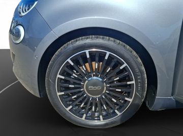 Fiat 500 e Icon 3+1 360+Kam.+KeyLess+LED+SHZ
