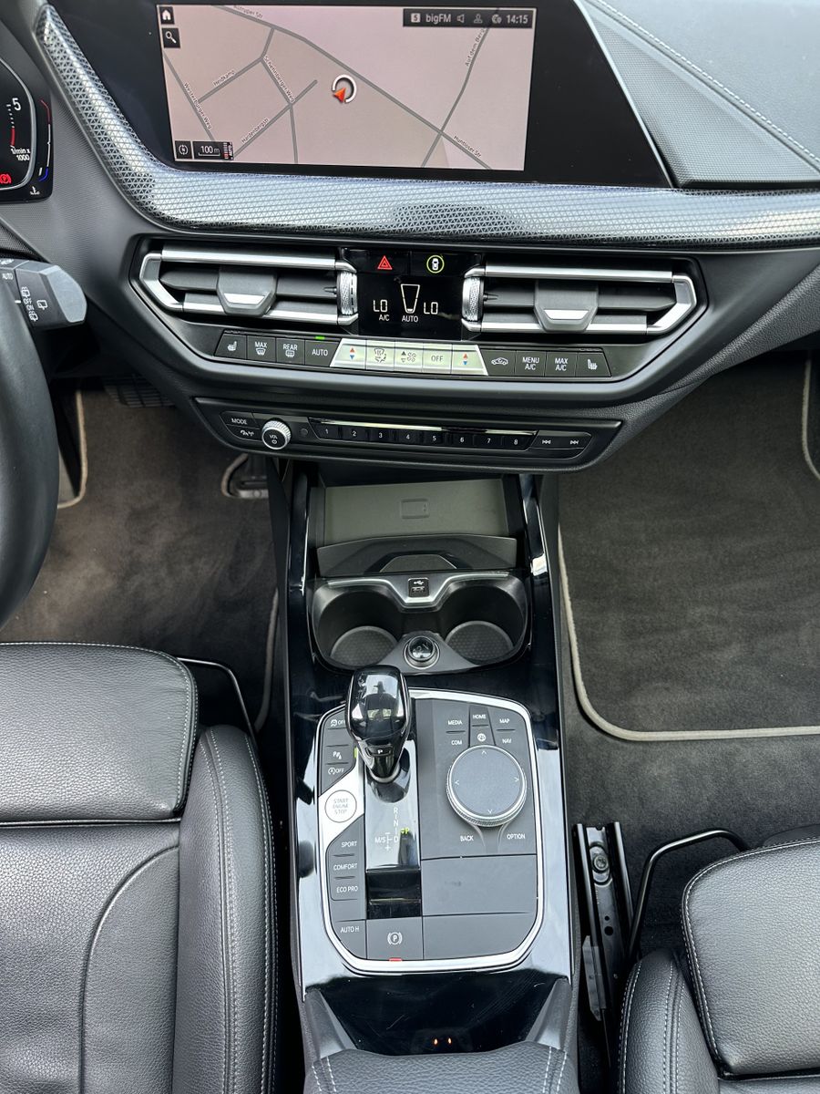Fahrzeugabbildung BMW 120d Luxury-Line NAV+LED+PANO+H&K+KAMERA+WLAN+PP