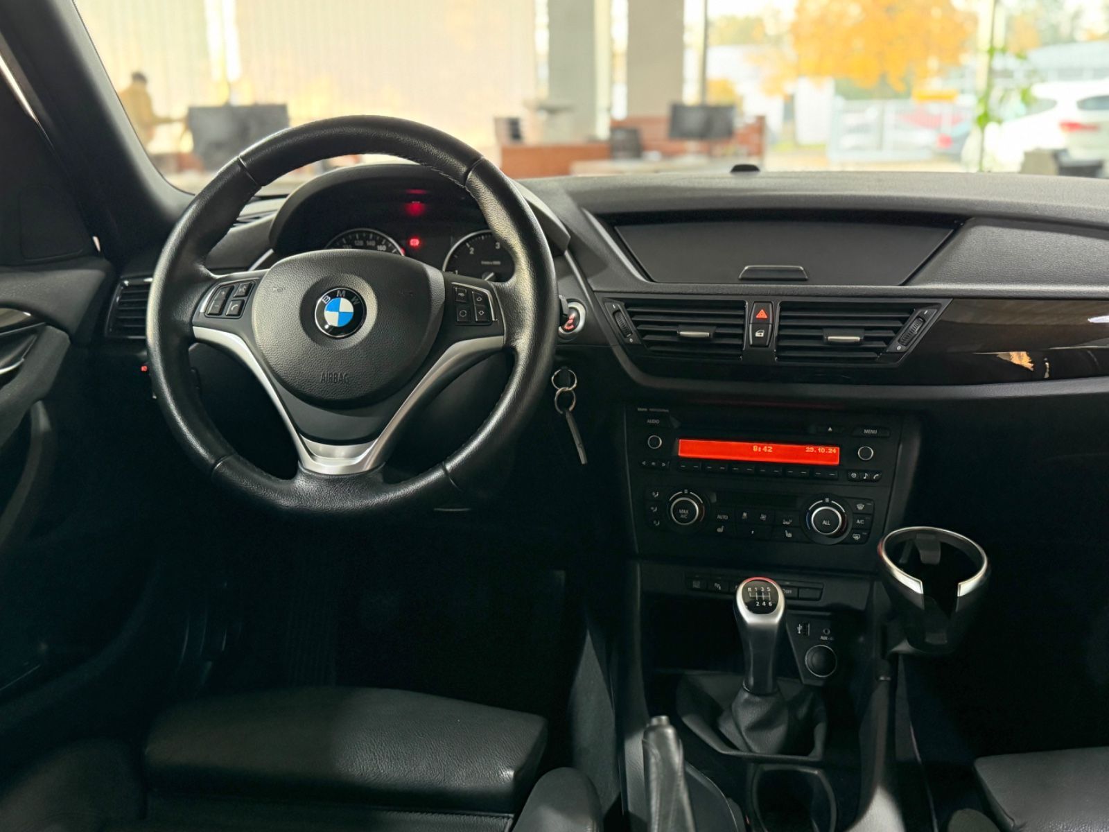 Fahrzeugabbildung BMW X1 sDrive20d xLine HiFi Sitzhzg PDC Xenon Sport