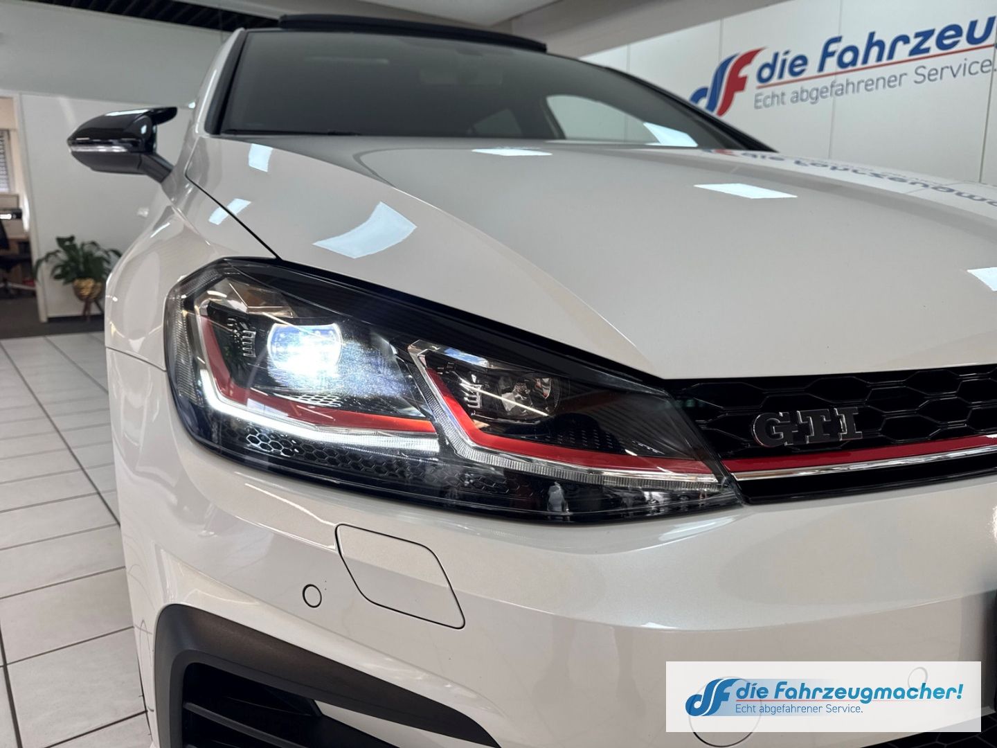 Fahrzeugabbildung Volkswagen Golf VII GTI DSG TOP-Panodach Navi VOLL-LED ACC