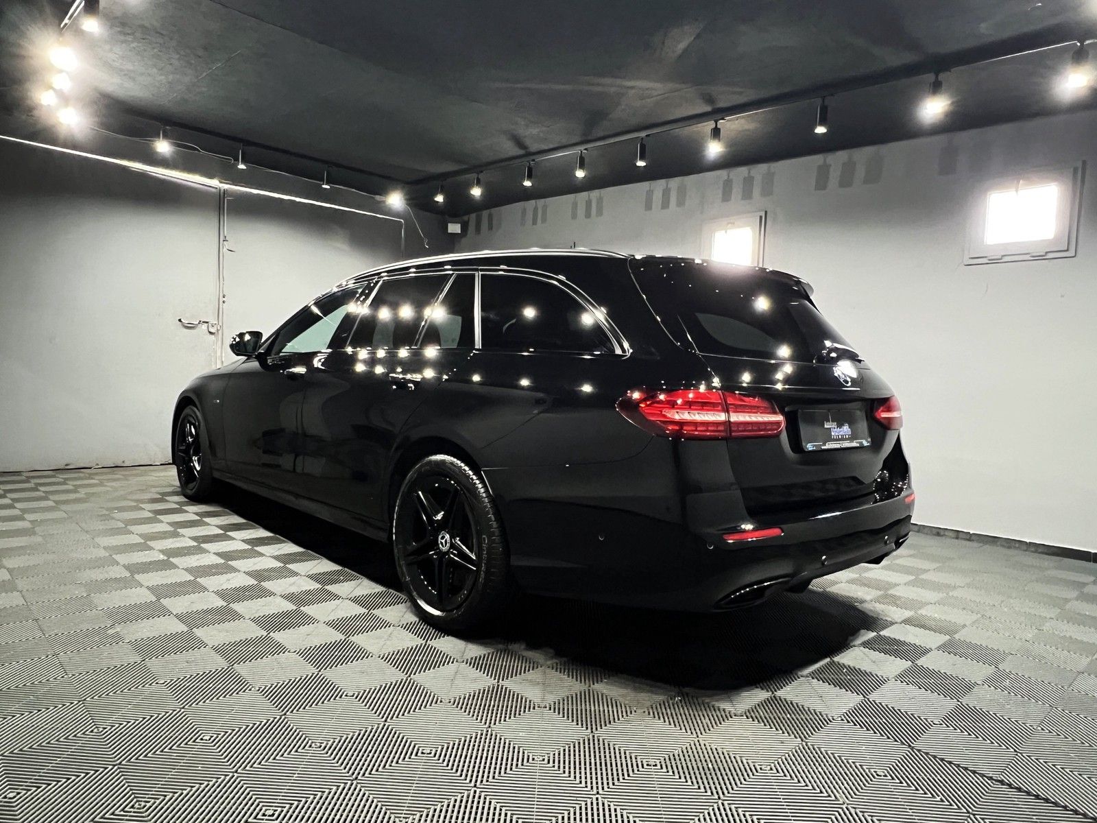 Mercedes-Benz E 300 de T AMG Night Edition|5*JAHRE*GARANTIE|36 imagem 3