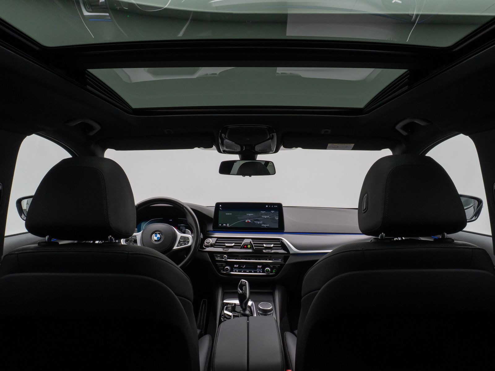 Fahrzeugabbildung BMW 530d M Sport Panorama Kamera Laser HUD DAB HiFi