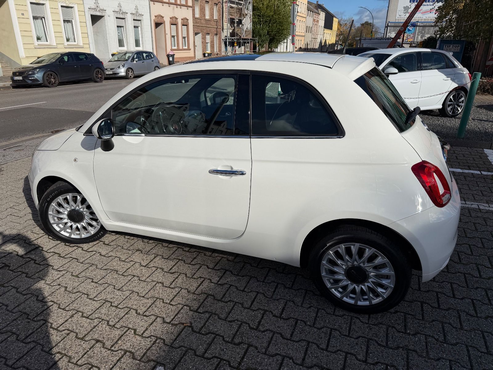 Fahrzeugabbildung Fiat 500 Lounge 1-HAND TEMPOMAT NAVI PDC