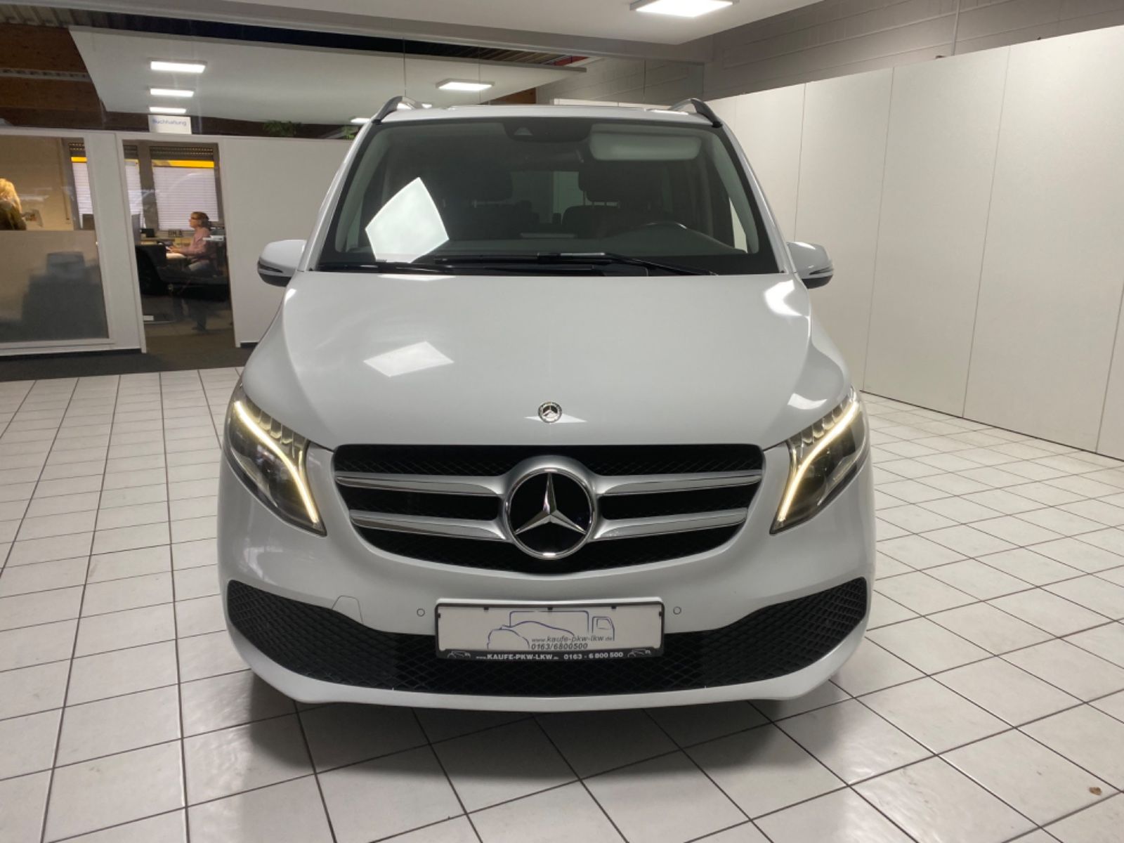 Fahrzeugabbildung Mercedes-Benz V-Klasse V250d *LED, Leder, AHK 2,5t*