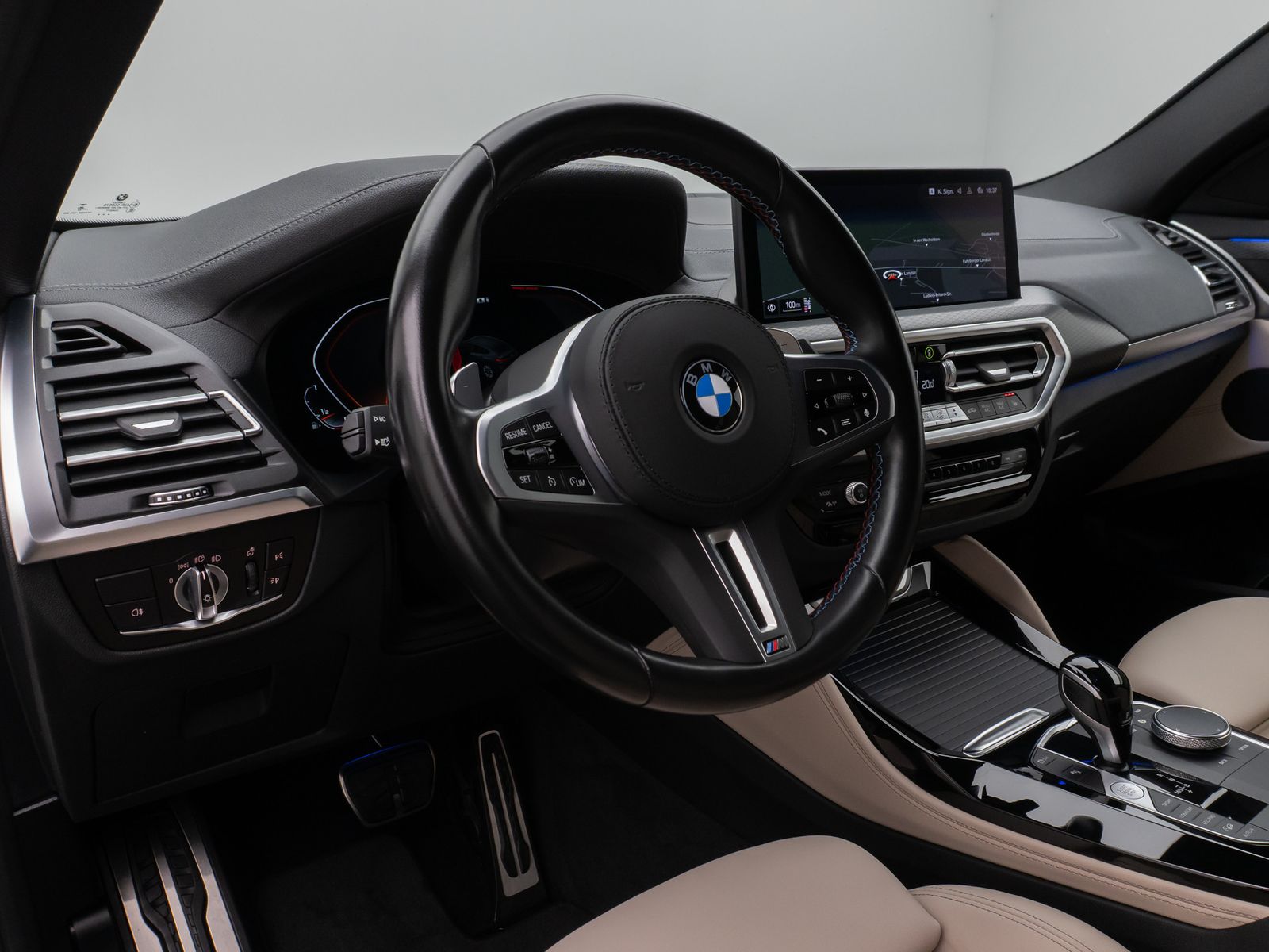 Fahrzeugabbildung BMW X4 M40i Kamera Laser HUD DAB HiFi Komfort 20Zoll