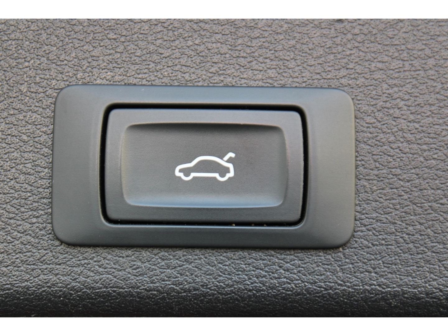 AUDI A4 35 TDI S-Tronic advanced Avant LED Navi DAB V - Image 29