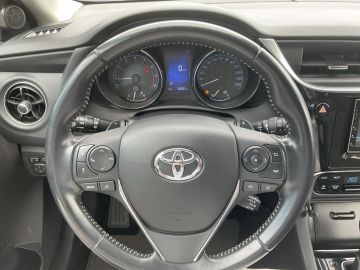 Toyota Auris Touring Sports - 12