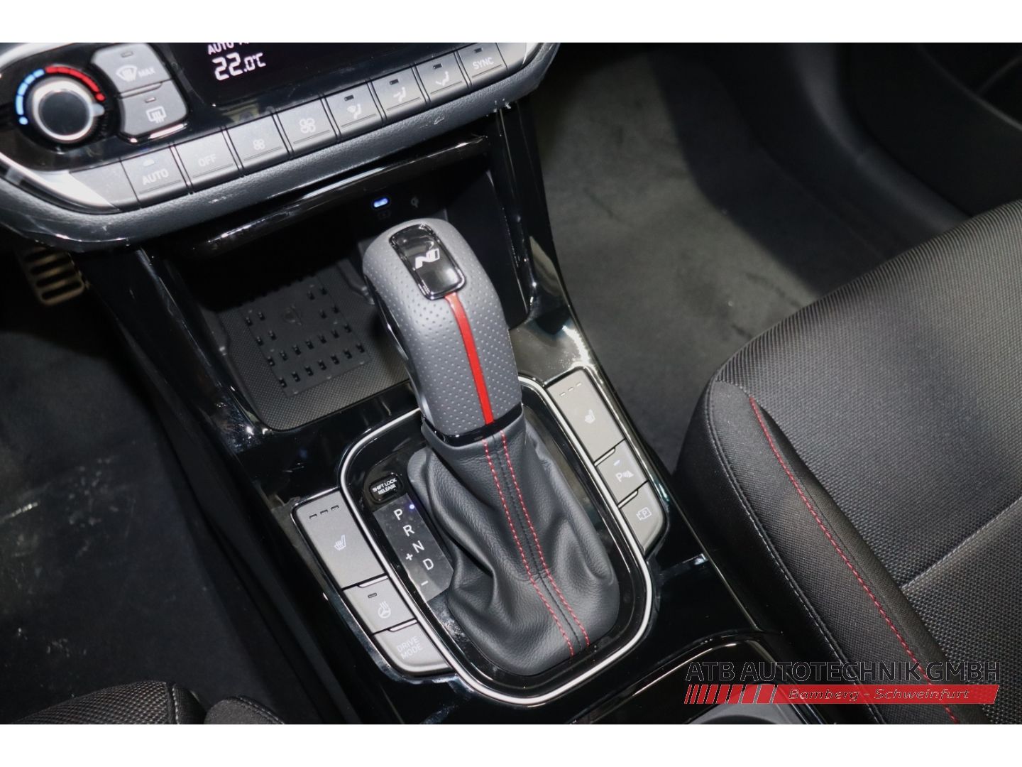 Fahrzeugabbildung Hyundai i30 N Line 5-Türer MY25 1.5 T-GDI 140 PS 48V 7-D