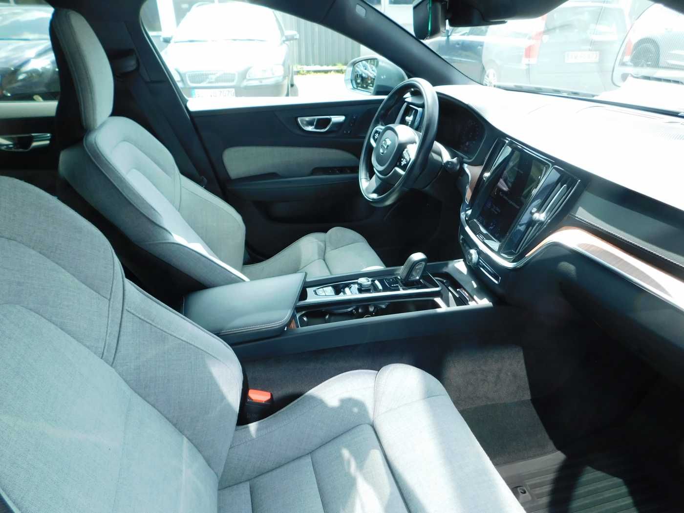 Fahrzeugabbildung Volvo V60 Cross Country B4 D AWD Geartronic Pro