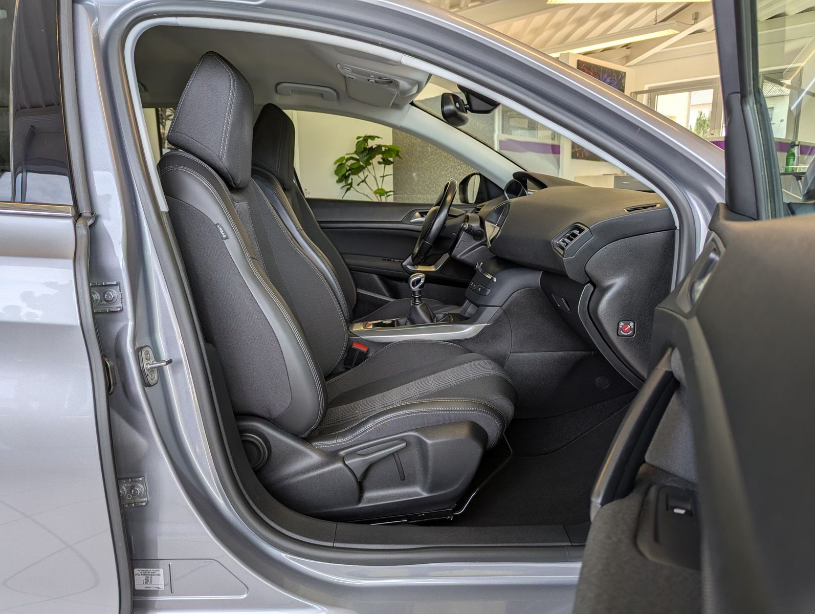 PEUGEOT 308 1.2 e-THP Allure Full-LED-Paket Kamera Navi+ - Image 15