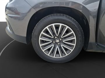 Peugeot 2008 Active 1.2 PureTech 110 Kam.+Pano+SHZ+PDC