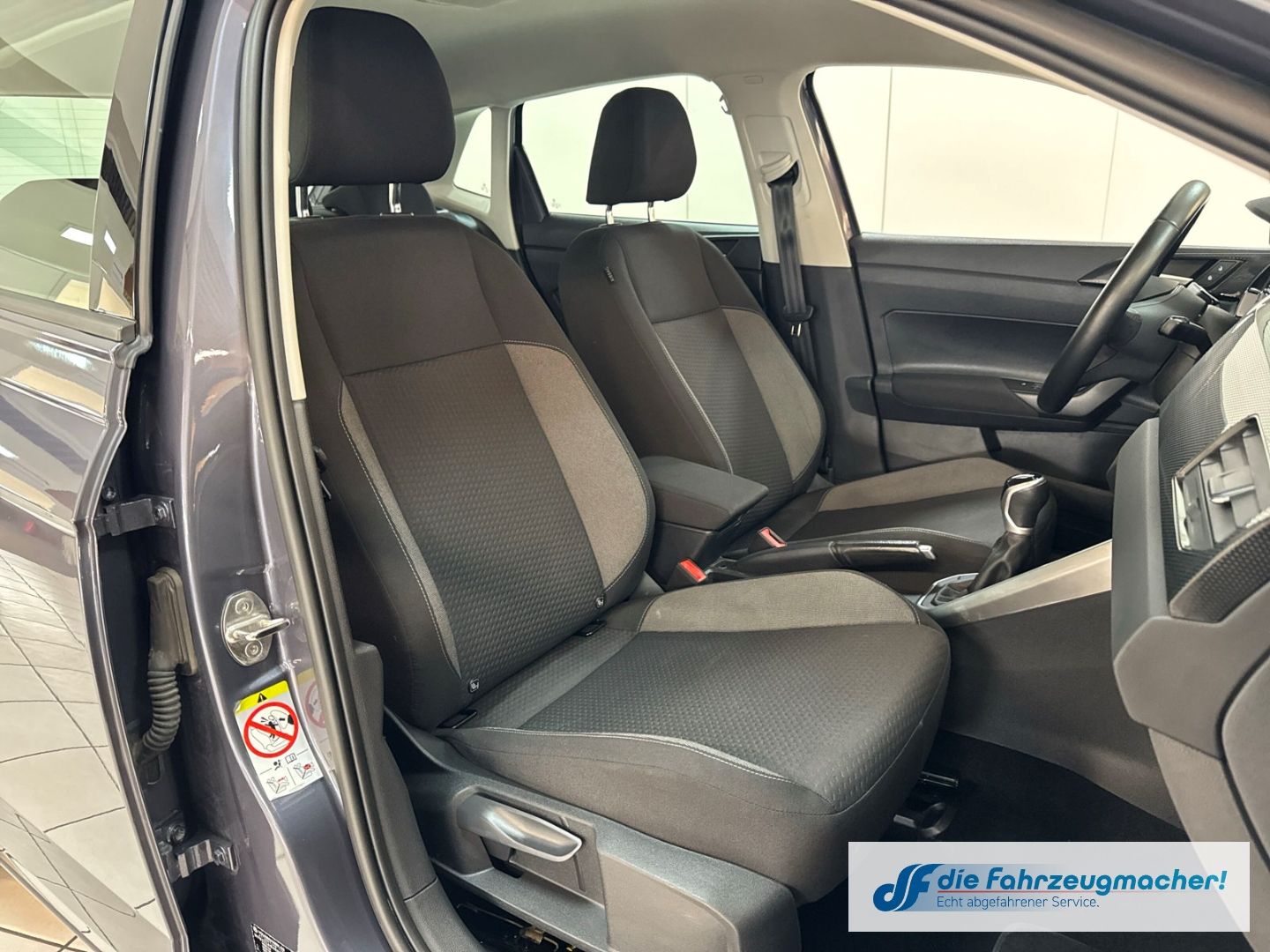 Fahrzeugabbildung Volkswagen Polo VI Life Navi Digitales Cockpit LED ACC Appl