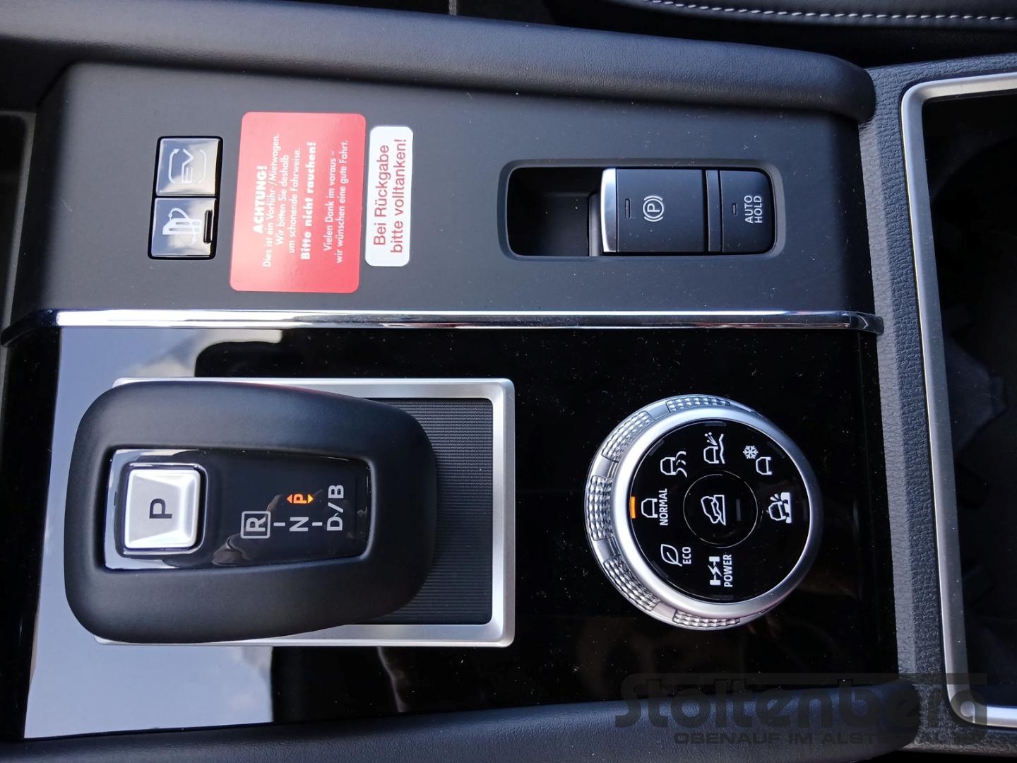 Mitsubishi Outlander Intro Edition 2.4 PHEV S-AWC HUD Stand