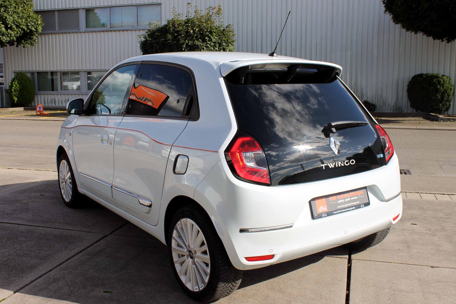 Fahrzeugabbildung Renault Twingo Vibes Electric 21kWh KAM PDC SHZ KLIMA BT