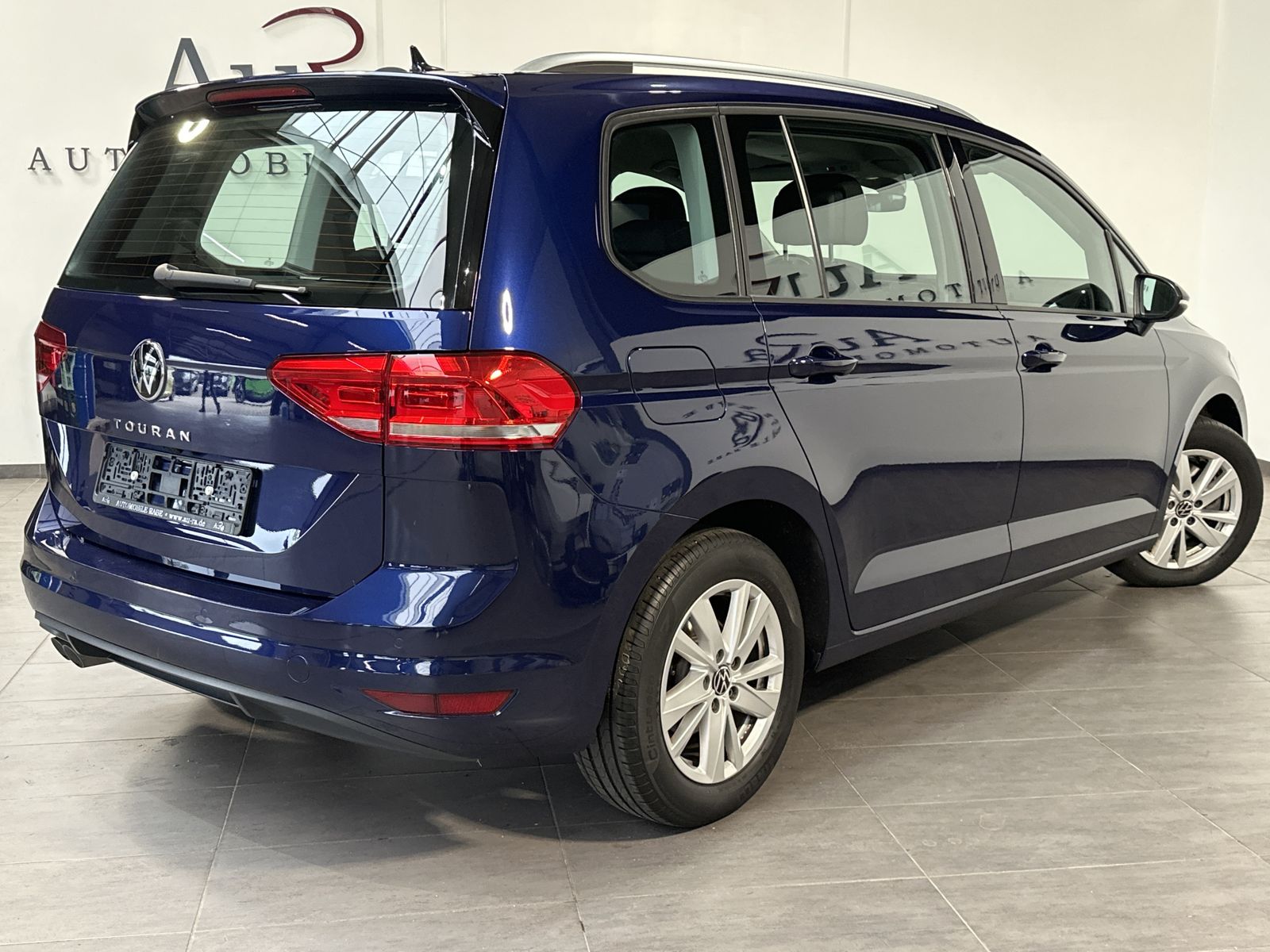 Fahrzeugabbildung Volkswagen Touran 2.0 TDI DSG CL NAV+ACC+DIGDISPLAY+KAM+1HD