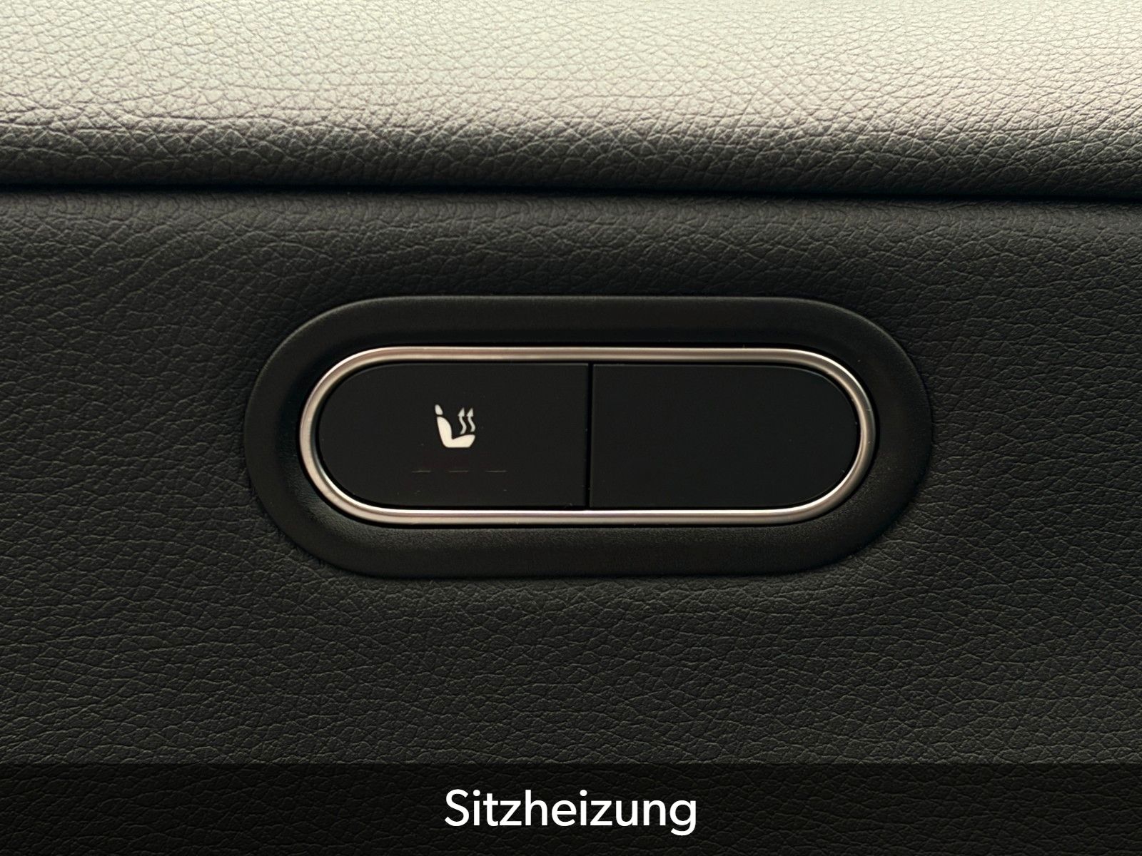 Fahrzeugabbildung Mercedes-Benz CLA 180 SB SHZ LKA TEMP MBUX Navi Wifi CarPlay