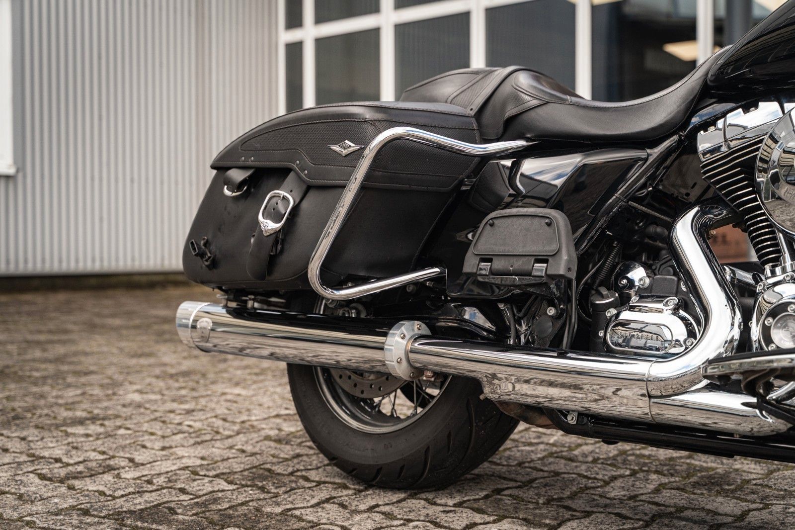 Fahrzeugabbildung Harley-Davidson FLHRC Road King Classic 103 CUI - PENZL  AUSPUFF