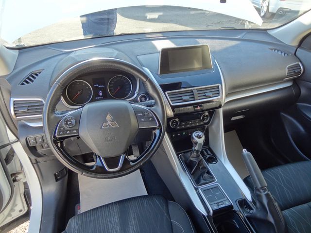 Fahrzeugabbildung Mitsubishi Eclipse Cross Intro Edition /Kamera/1.Hand/AHK/