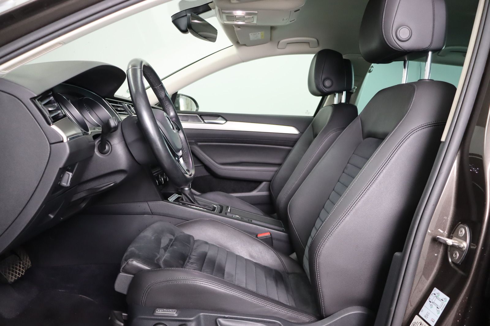 Fahrzeugabbildung Volkswagen Passat Variant 2.0 TDI Highline BlueMotion DSG