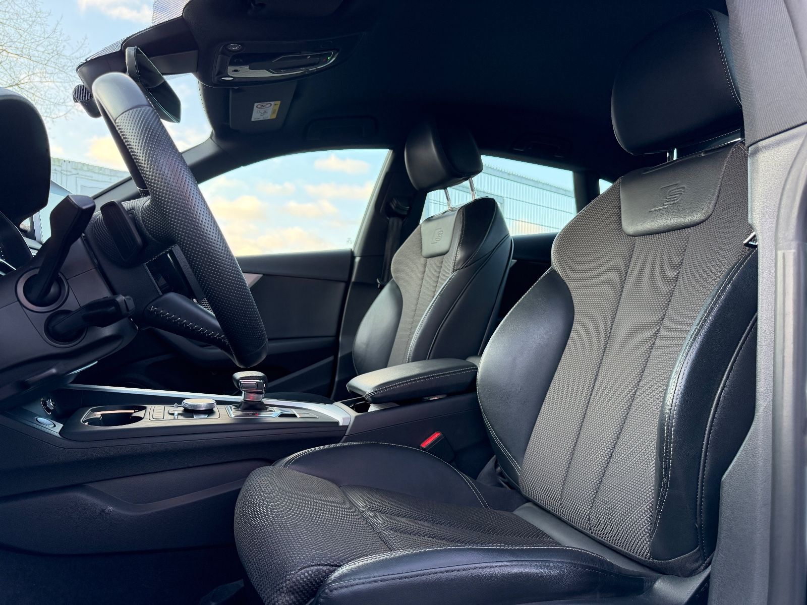 Fahrzeugabbildung Audi A5 Sportback 35 TFSI S-LINE*LED*TEMPO*KAMERA*PDC