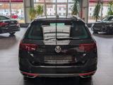 Volkswagen Passat Variant 2.0 TDI SCR DSG Elegance R-Line - Gebrauchtwagen in Mannheim