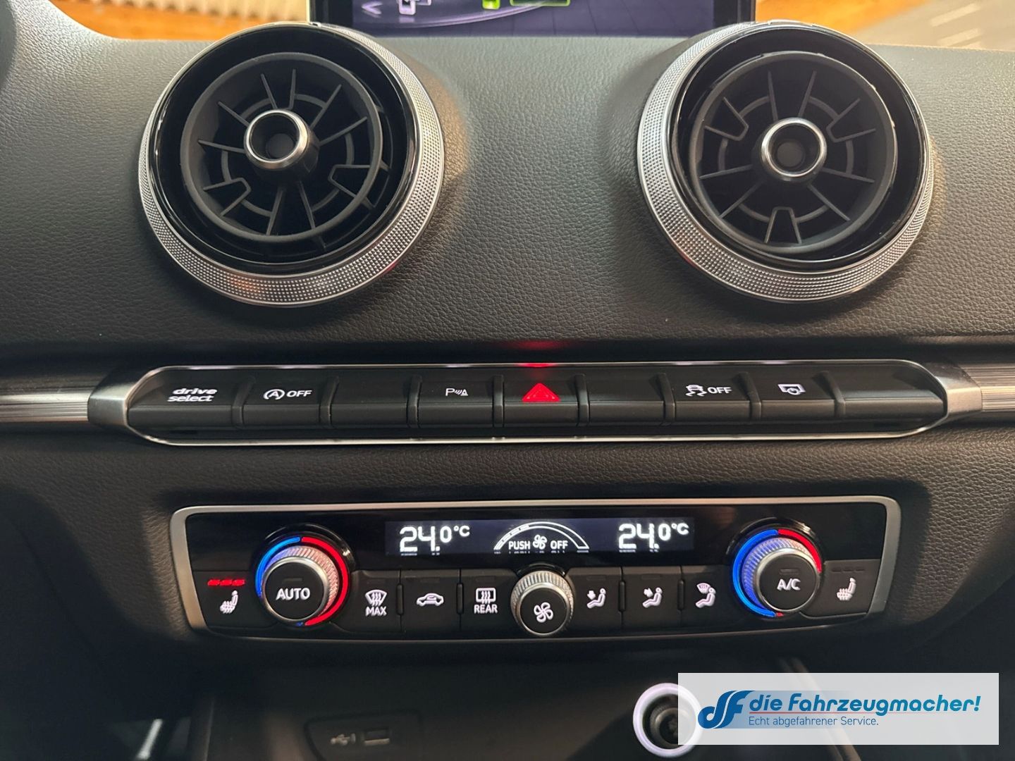 Fahrzeugabbildung Audi A3 Sportback quattro sport El. Panodach Leder LE