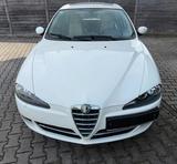 Alfa Romeo 147 Collezione*Klima*Leder*Sitzhz*Alu*TÜV NEU* - Alfa Romeo 147: Limousine