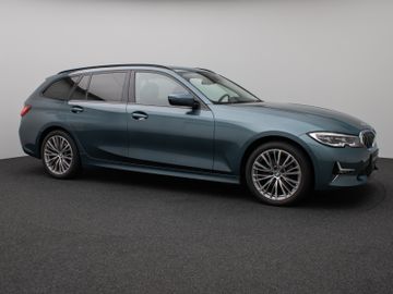 Fahrzeugabbildung BMW 320d Luxury Line Kamera HUD DAB HiFi Komfort LED