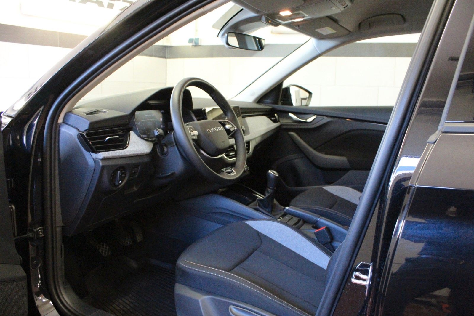 Fahrzeugabbildung SKODA Kamiq 1.0 TSI 85kW Selection *AHK schwenkbar*
