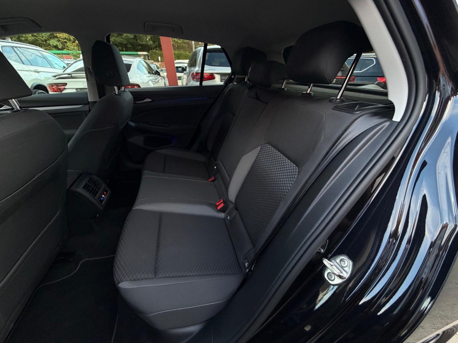 Volkswagen Golf VIII Lim. Active, миниатюра 26