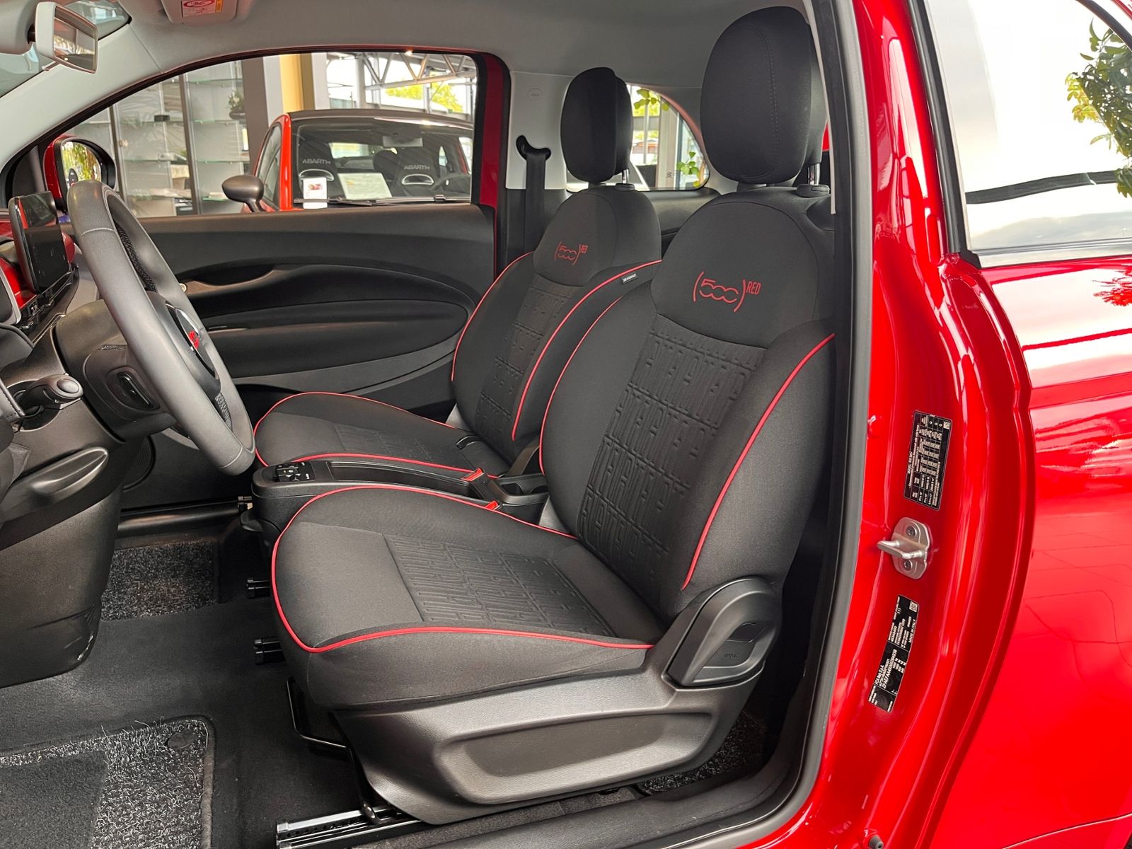Fahrzeugabbildung Fiat 500e  42 kWh Akku Red NAVI KLIMA